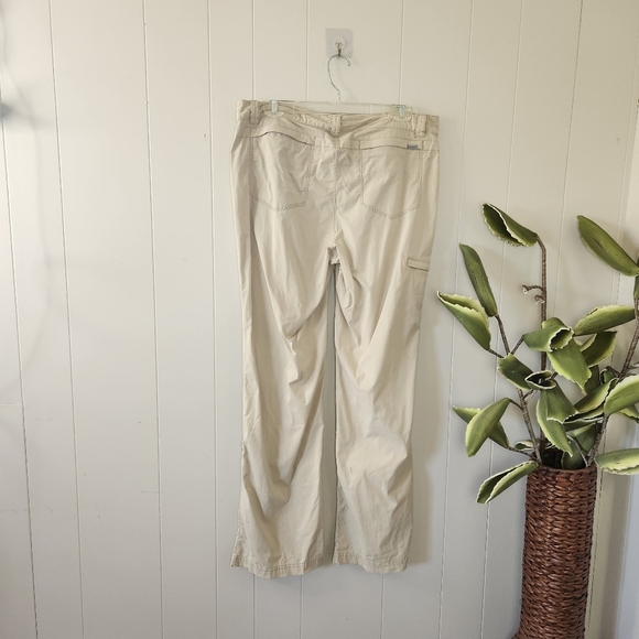 Eddie Bauer Convertible Hiking Pants Capri Roll Up Crop Camping Activewear - Picture 2 of 9